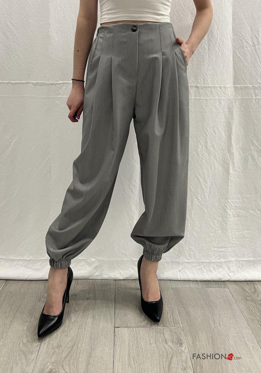 Pantalone con elastico
Grigio chiaro